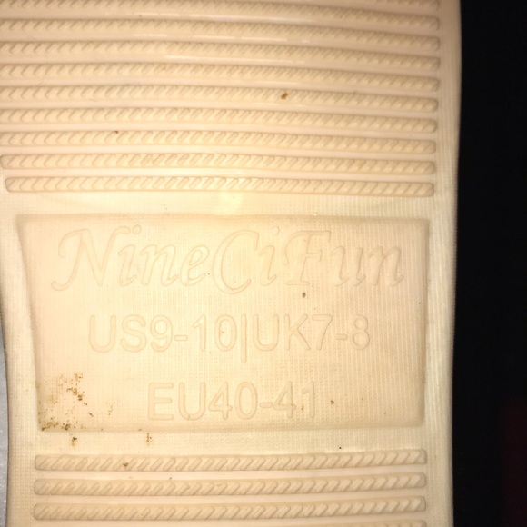 Slipper - Picture 6 of 6